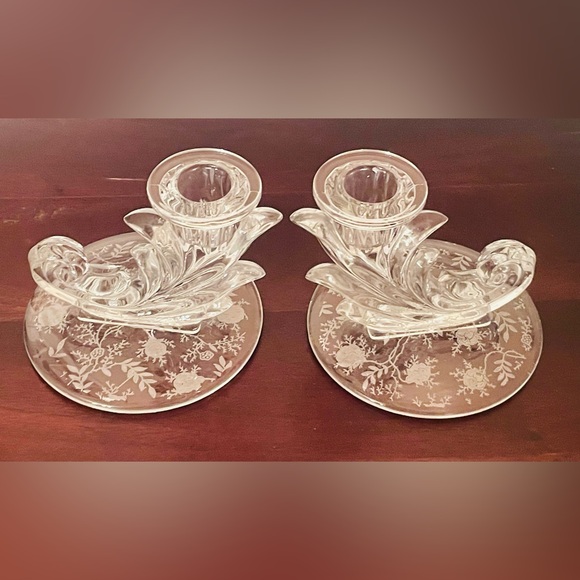 Absolutely Adorable Fostoria Baroque Crystal Candlestick Pair Etched Base 3.75” - Picture 8 of 12